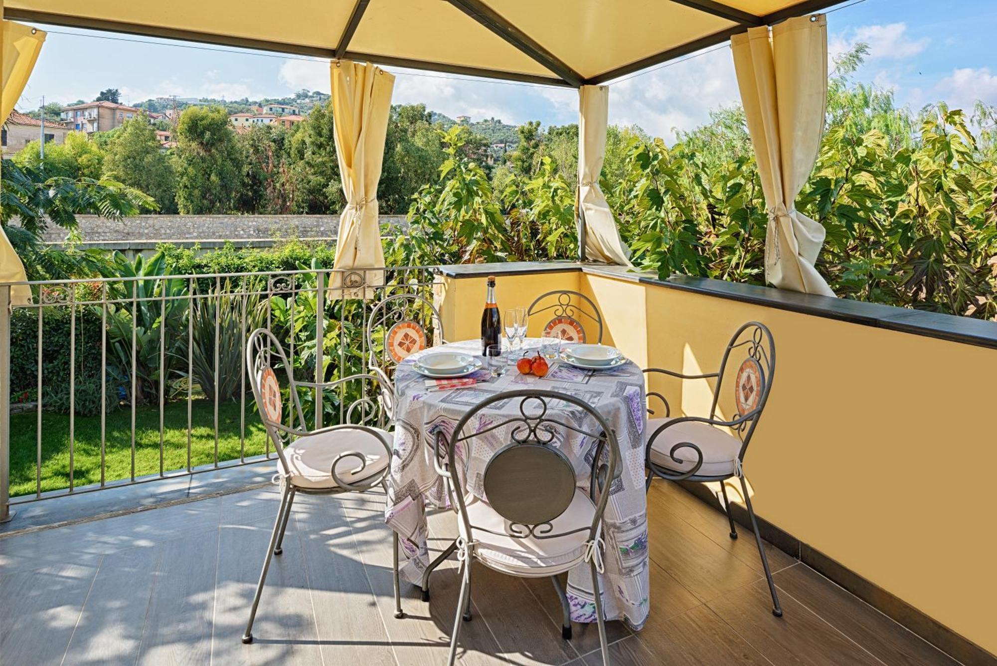 Casa Vacanze Nel Giardino Di Renzo Империя Экстерьер фото