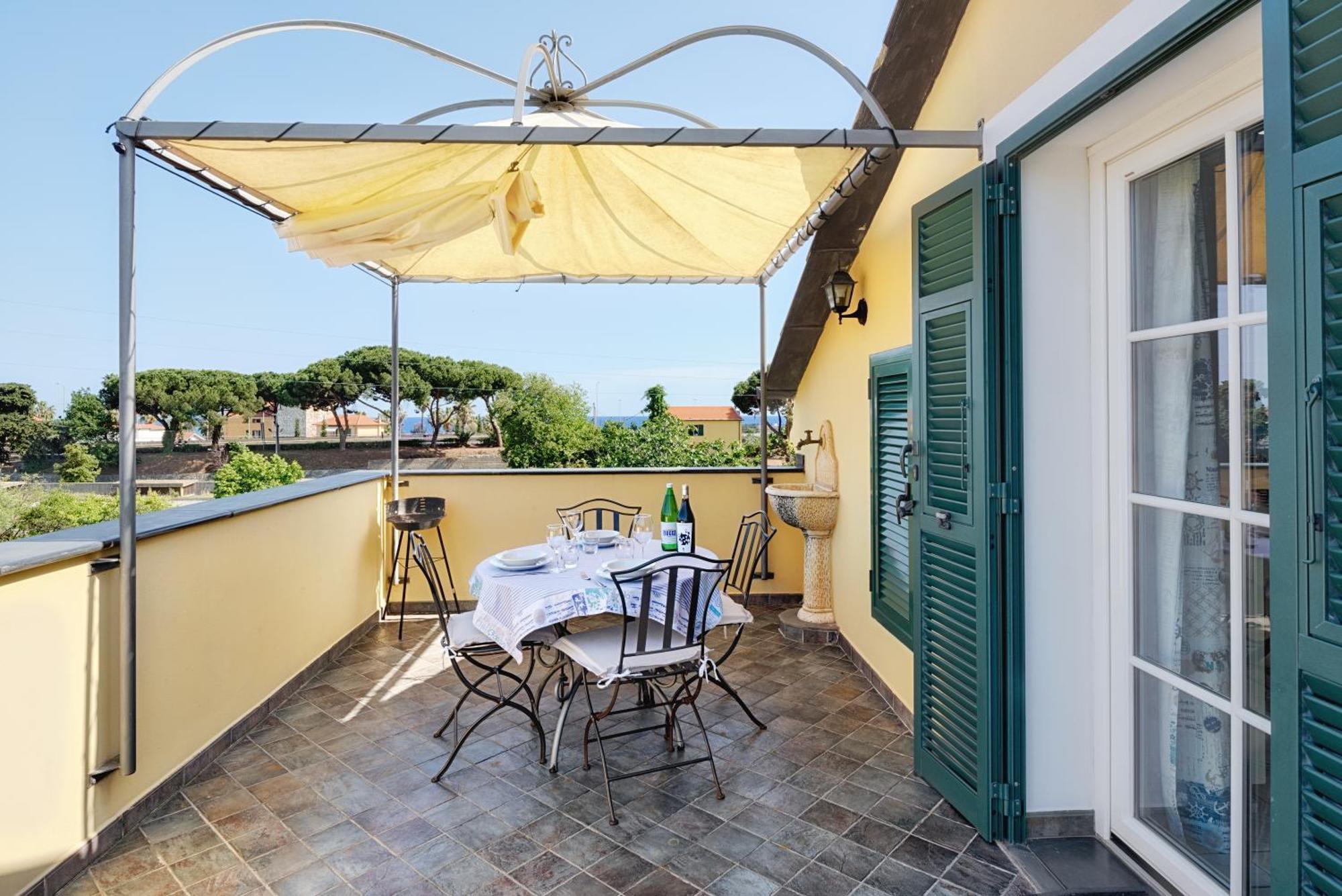 Casa Vacanze Nel Giardino Di Renzo Империя Экстерьер фото
