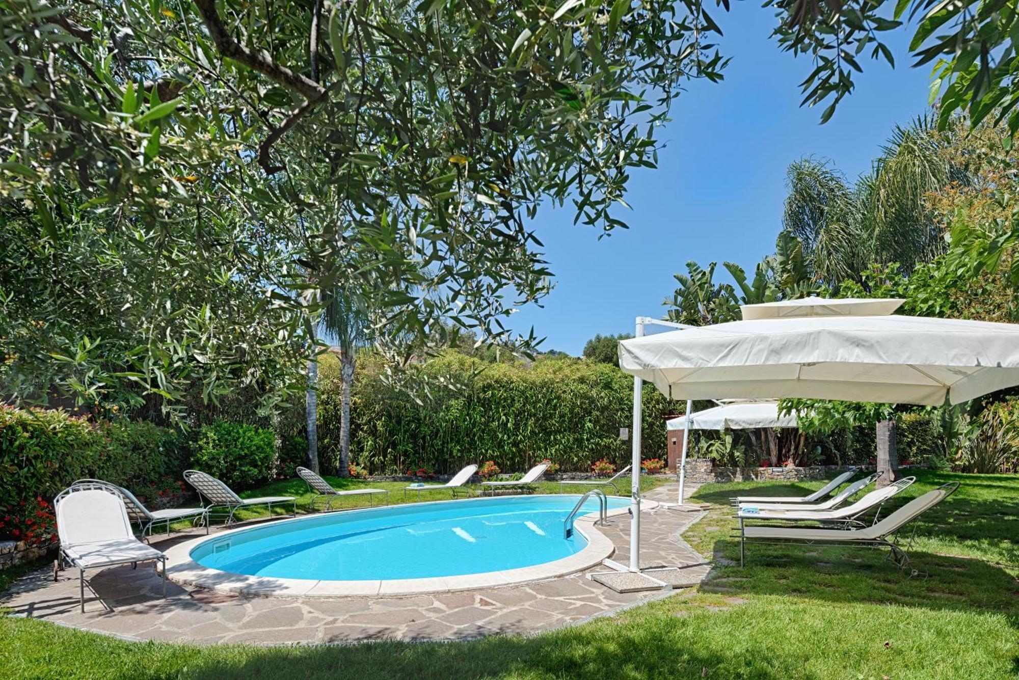 Casa Vacanze Nel Giardino Di Renzo Империя Экстерьер фото